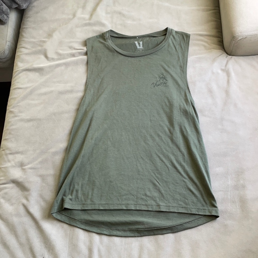 Vuori Graphic Muscle Tank size small